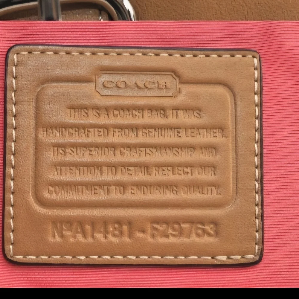 Authentic COACH Vintage Shoulder Cross Body Bag Purse Leather - Picture 2 of 9